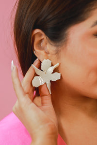 Weekend Floral Earrings In Ivory