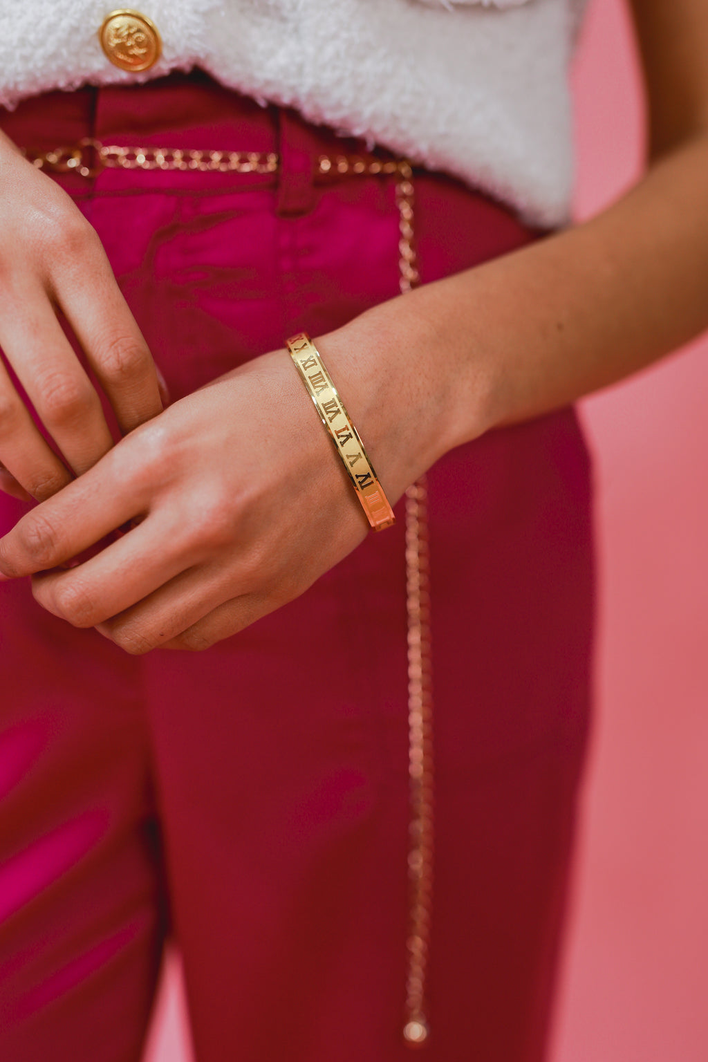 Only One Metal Roman Numeral Bracelet In Gold