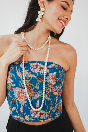 Dressing For The Time Pearl Long Necklace