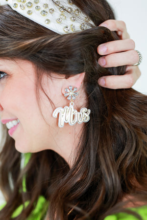Mrs. Queen Earrings In White