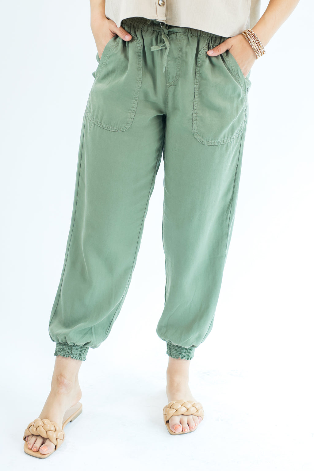 Cue The Music Joggers In Olive