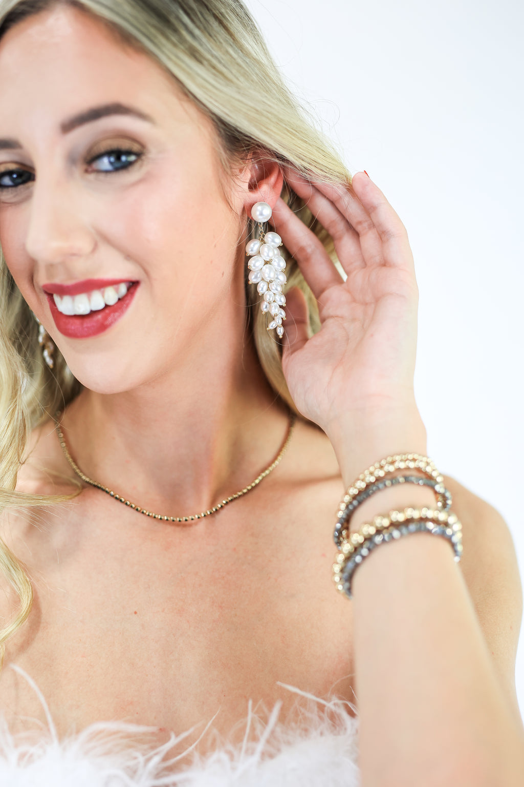 Graceful Beauty Chandelier Earrings In Pearl