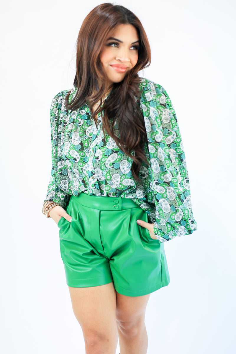 The Sutton Faux Leather Shorts In Kelly Green