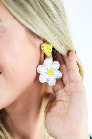 Sweet Daisy Earrings In White