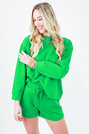 Traveling Diva Textured Top In Kelly Green