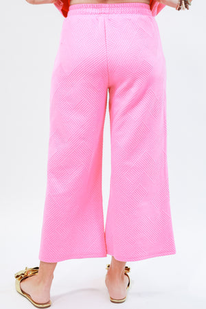Traveling Diva Textured Cropped Pants In Bubble Gum