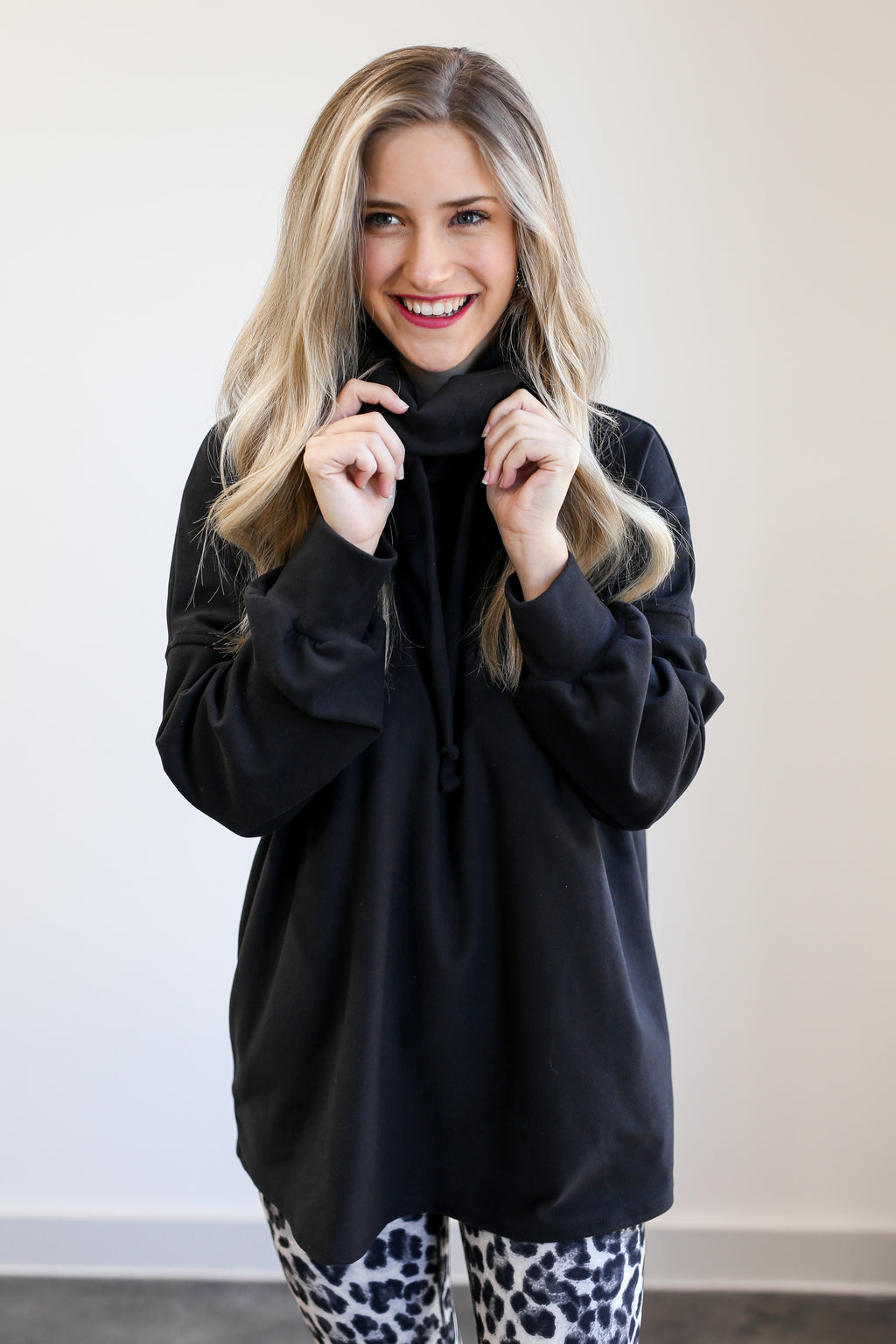 Cozy On The Run Shift Top In Black